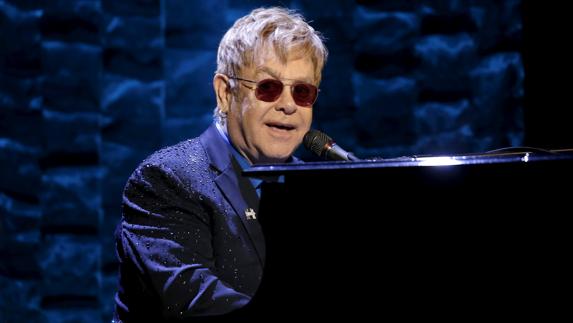 Elton John, durante un concierto. 