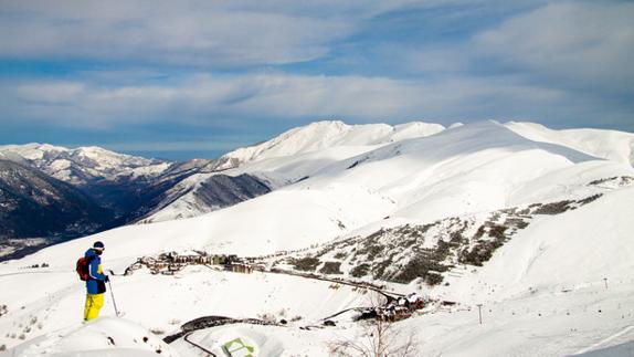 En el lado francés de los Pirineos existen muchas posibilidades para disfrutar de los deportes de invierno