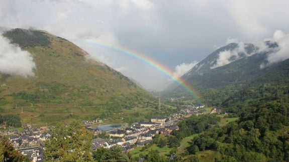 Vistas de Vielha y el Valle de Arán desde el Parador de Vielha.