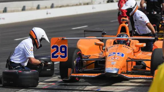 Fernando Alonso, en el óvalo del Indianapolis Motor Speedway. 