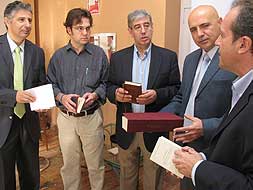 De izq. a dcha., Luis Merino, Manuel Mañas, César Chaparro, Javier Alonso de la Torre y Álvaro Valverde. / LORENZO