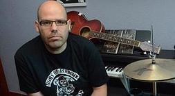 «En Badajoz no hay inquietud cultural, sino de botellón y de copas»