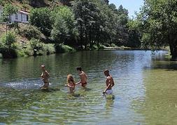 Fallece un hombre en la piscina natural 'El pilar' de Navaconcejo