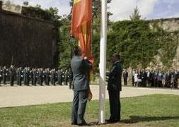 La Guardia Civil iza la bandera nacional por primera vez en Badajoz