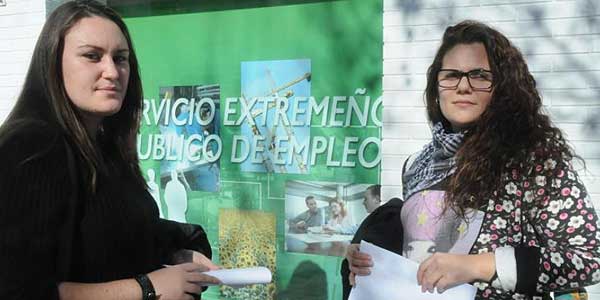 Extremadura cierra 2013 con 13.600 desempleados menos