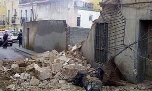 Se derrumba parte de una casa del Casco Antiguo de Badajoz