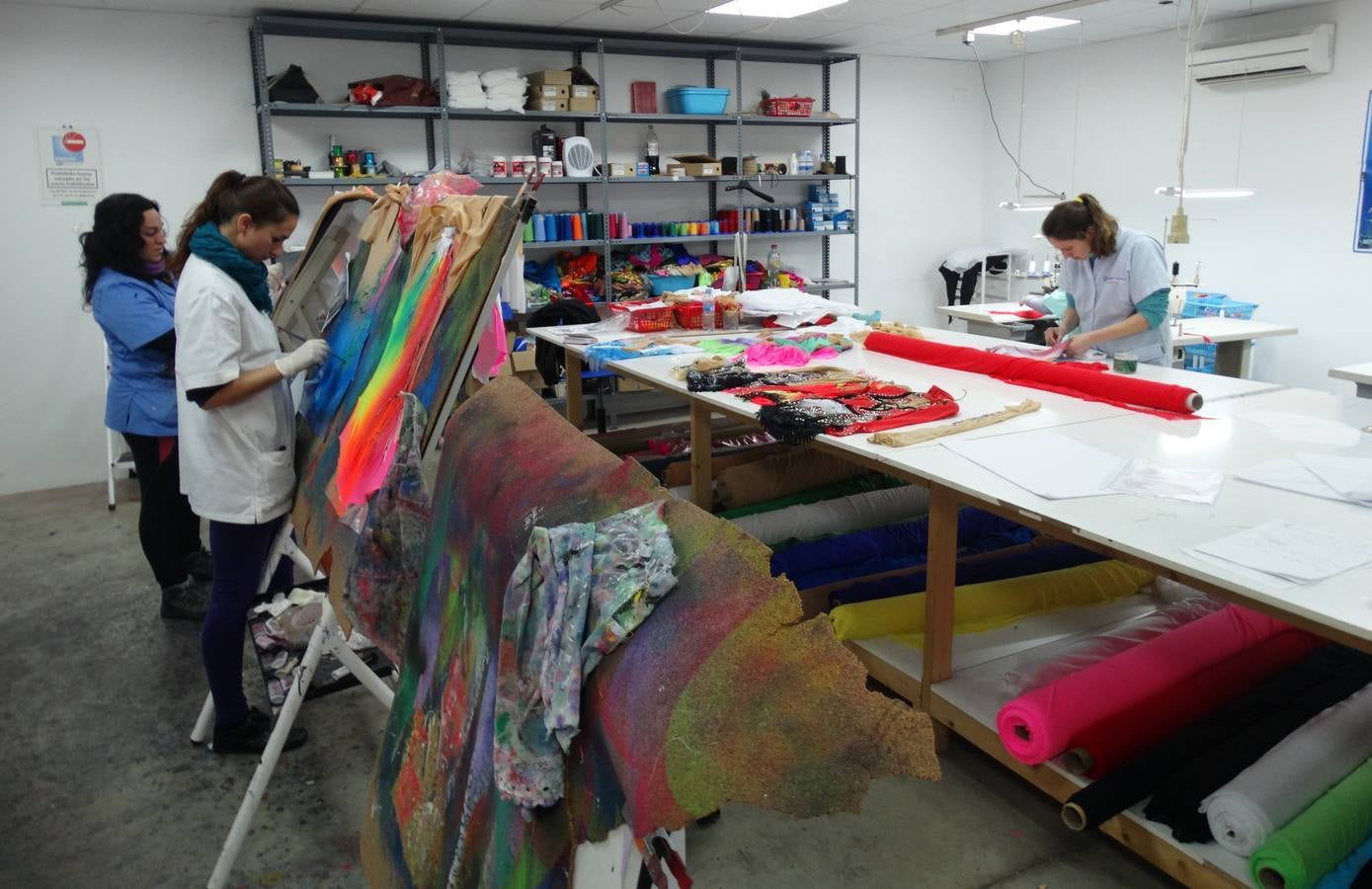 En Tanitex trabajan siete personas en una nave ubicada en la localidad cacereña de Trujillo