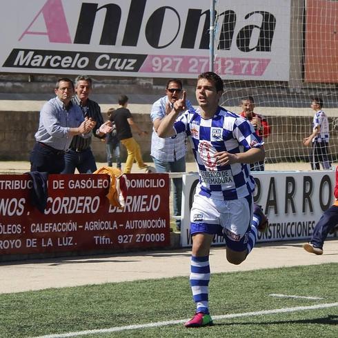 Un momento del encuentro en el campo del Arroyo