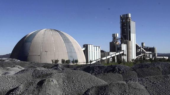 Imagen de la cementera de Alconera que ha vendido Gallardo