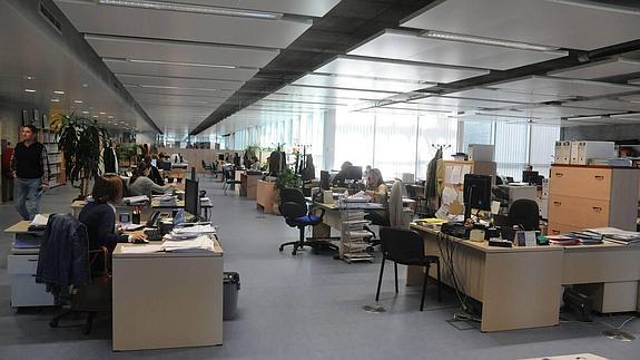 Trabajadores de la Junta de Extremadura en las nuevas consejerías en Mérida