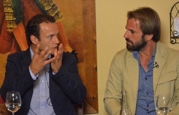 Antonio Ferrera y Nacho Moreno de Terry durante el primer encuentro de la quinta edición de Los Secretos del Toro de HOY. :: casimiro moreno