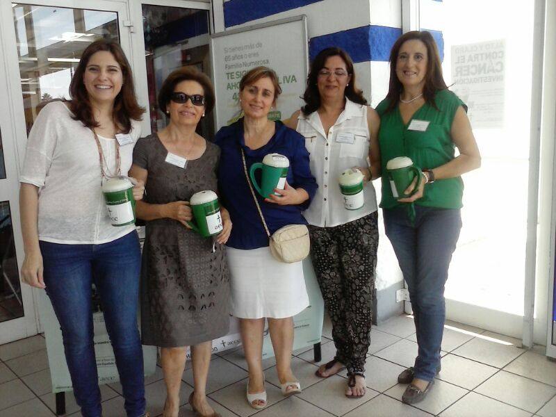 Voluntarias de la asociación contra el cáncer de Don Benito.