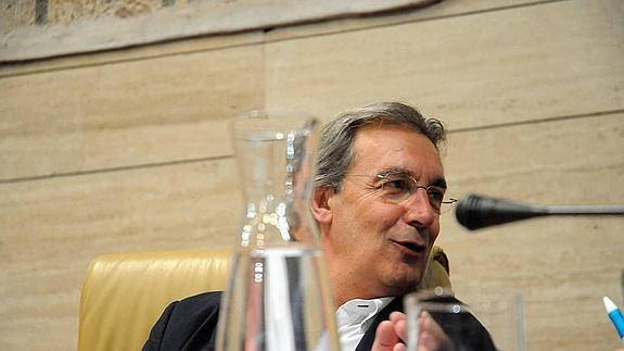 Alejandro Nogales, durante un Pleno de la Asamblea de Extremadura