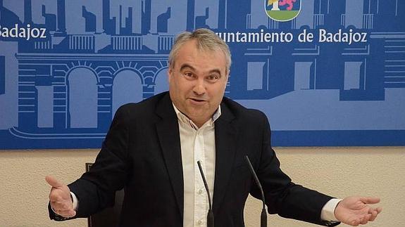 Francisco Javier Fragoso, alcalde de Badajoz, esta mañana