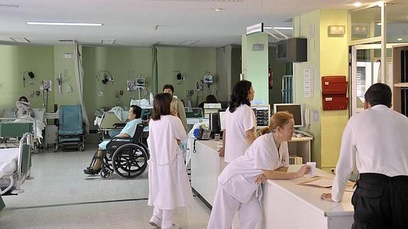 Enfermeras en el servicio de Urgencias del hospital Infanta Cristina.::