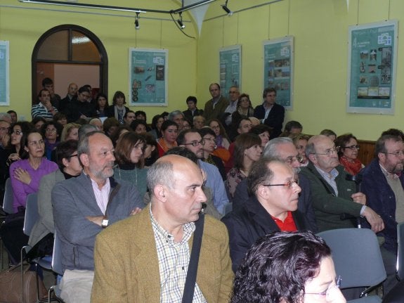 Los coloquios se celebrarán de nuevo en la Fundación Concha. :: MAM