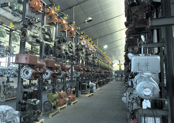 Instalaciones del interior de la fábrica de fabricación de componentes para motor en Zafra. :: hoy