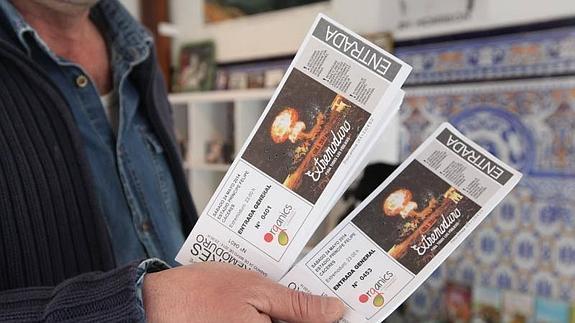 Entrada a un concierto de Extremoduro con el logo de Organics