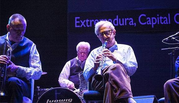 Woody Allen y su banda, durante su actuación en el Palacio de Congresos de Badajoz:: 