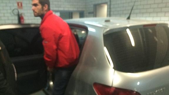 Vídeo: Traslado del parricida a la cárcel Cáceres II tras su paso por el Palacio de Justicia. 