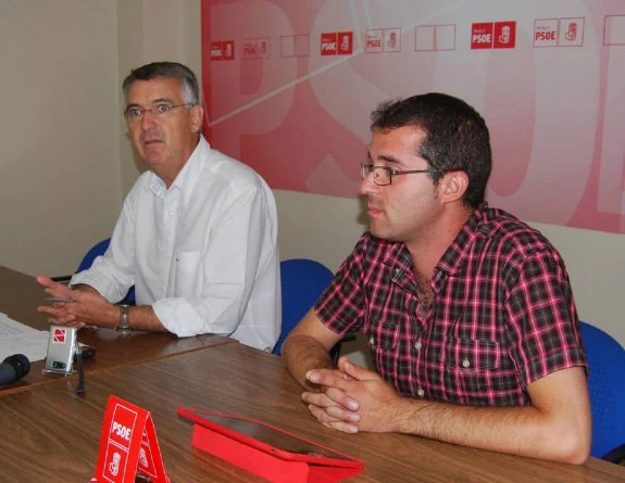 Fernando Acero, junto a su compañero Ricardo Jiménez. :: JSP