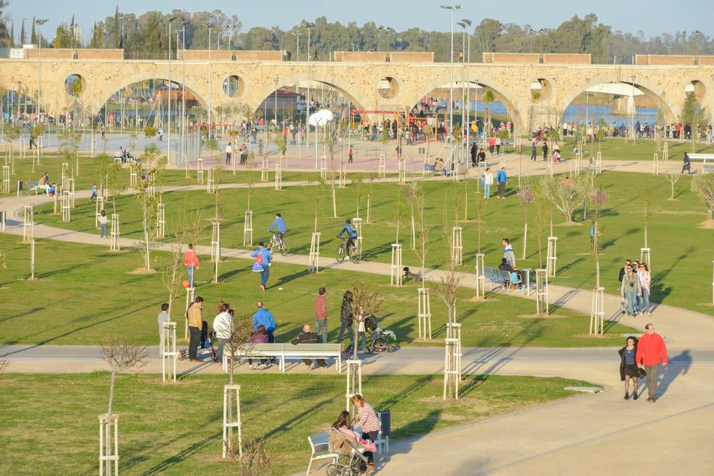 ¿Qué opinan los pacenses del nuevo parque del río? 