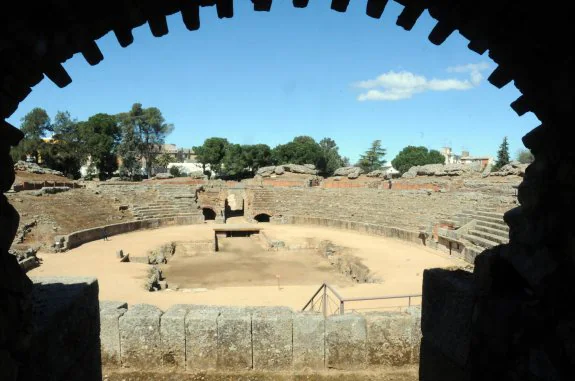 Recinto del Anfiteatro Romano de Mérida. :: brígido