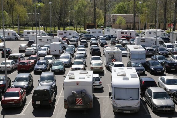 Las caravanas 'invaden' los parking públicos