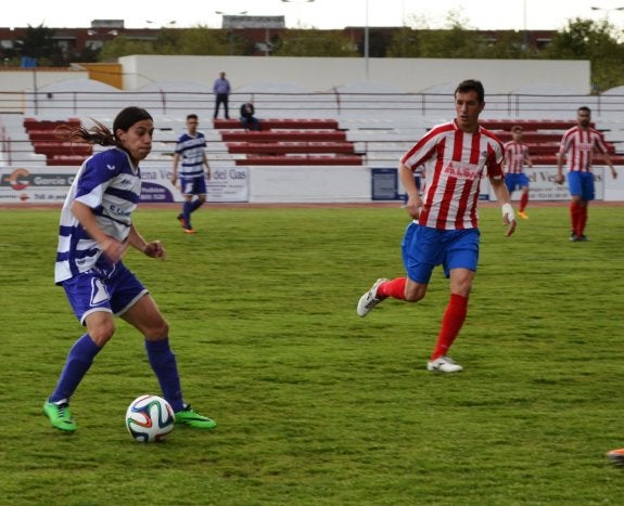 Pelu y Patri, dos de los mejores del partido de ayer en el Vicente Sanz. :: r. m.