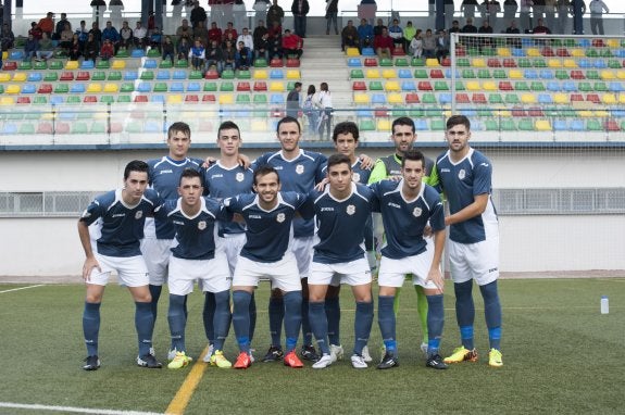 'Once' del Deportivo Pacense ante el Valdivia en El Vivero. :: pakopí