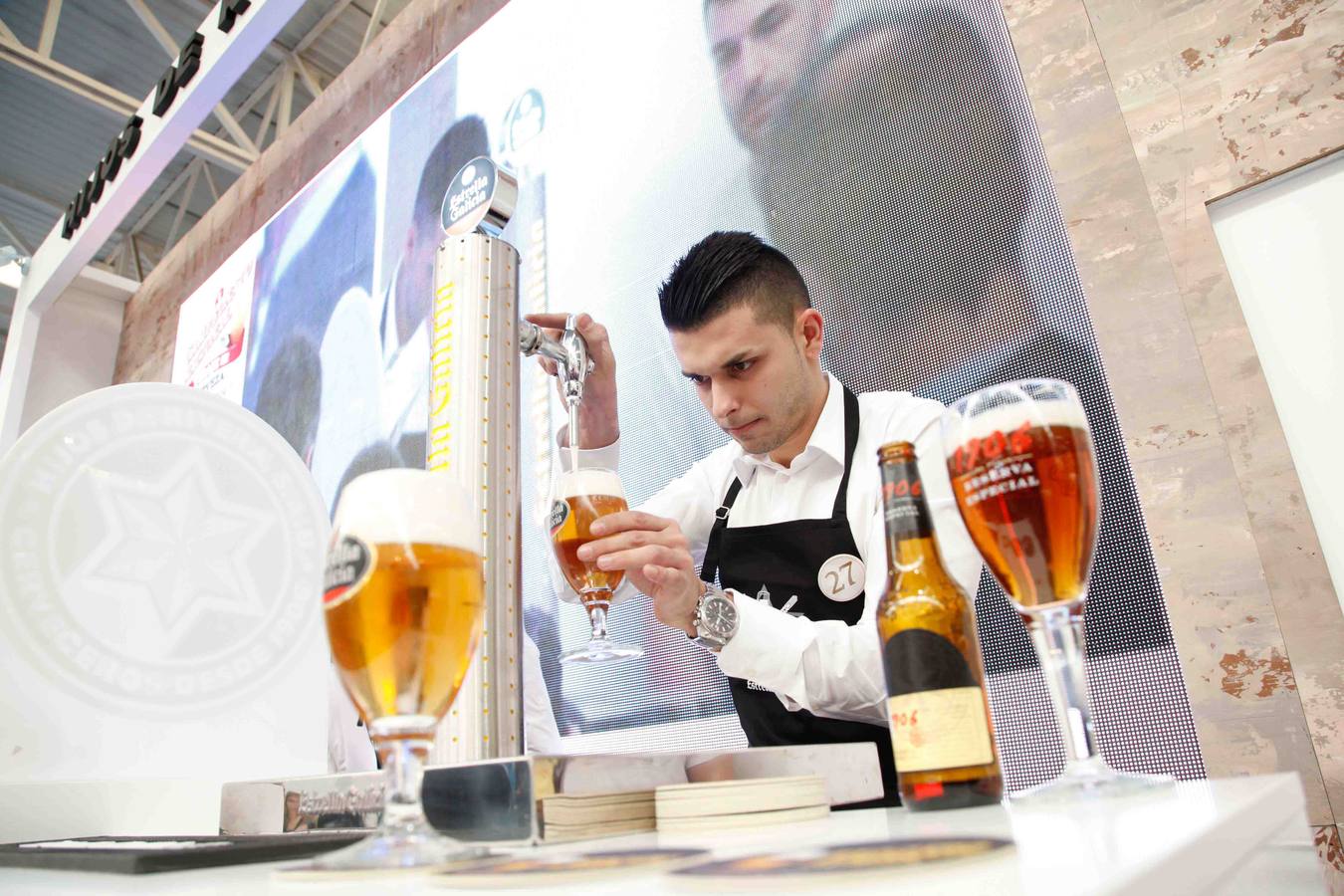 Un tirador de cerveza participante en la pasada edición:: HOY