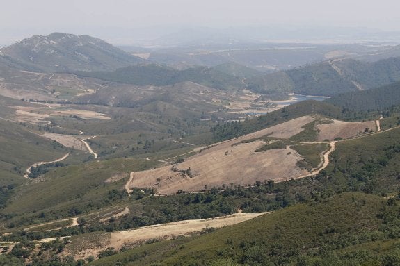 Paisaje de Las Villuercas, desde la carretera CC-97. :: andy solé