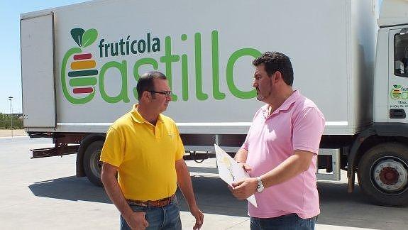 El presidente de Adevag visita al gerente de Frutas Castillo. :: hoy