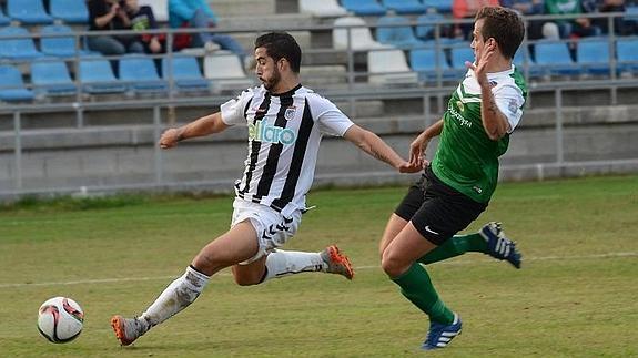 El Badajoz aparca el traje de etiqueta