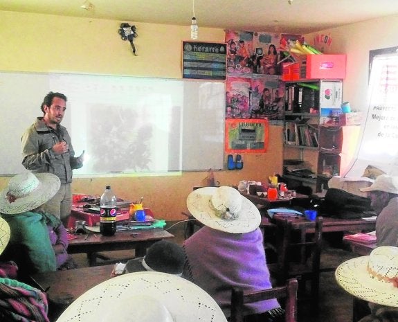 Un trujillano, con un proyecto de cooperación en Bolivia