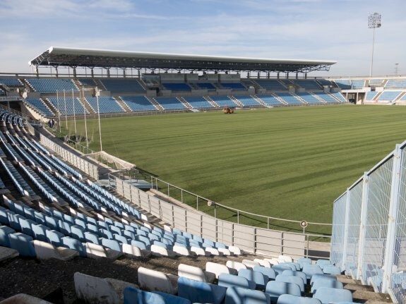 El CD Badajoz estrenará césped el sábado a las 19 horas