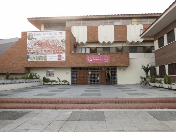 El colegio Santa Teresa de Jesús. :: pakopí