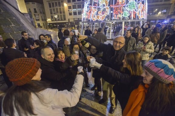 Uvas de la suerte y gran nevada con Emilio González Barroso