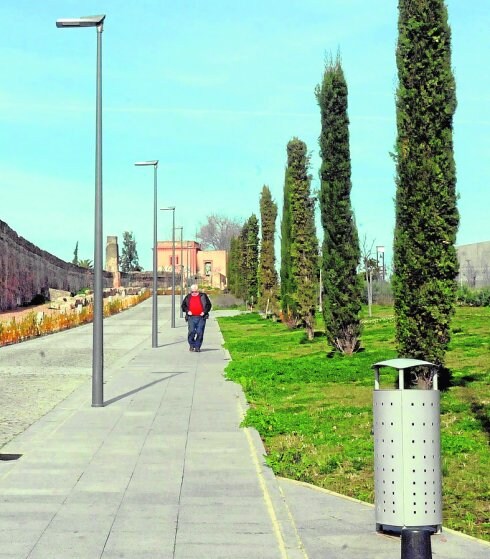 Mejora del entorno del acueducto de San Lázaro en Mérida, al lado del complejo del III Milenio, una obra realizada por Gpex. ::  brígido