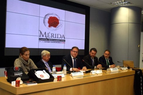 El alcalde durante la presentación de la programación en Madrid. 