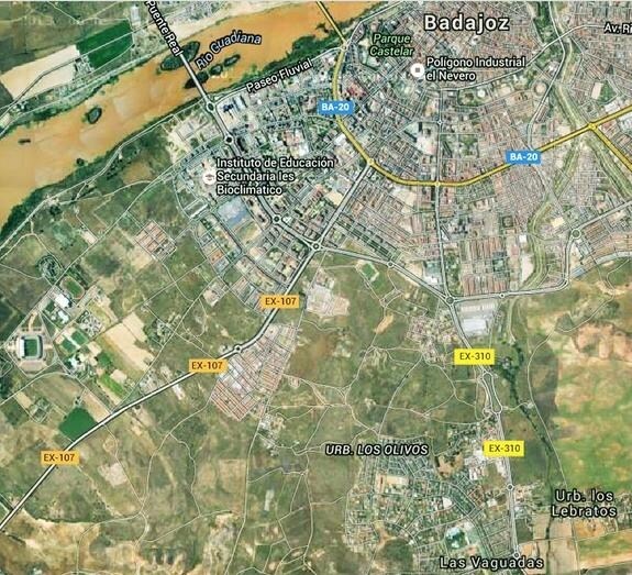 Trazado urbanístico de la capital pacense, con urbanizaciones alejadas del centro histórico:: GoogleMaps