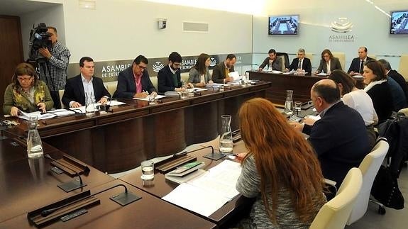 Monago y Vara no comparecerán ante la  Comisión de Acorex tras el acuerdo de PP y PSOE