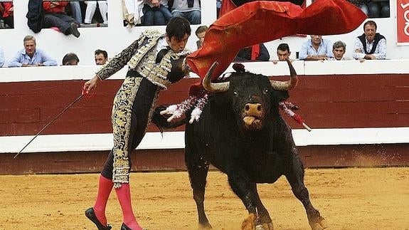 Perera subraya "el gran significado" que le supone reaparecer en Olivenza