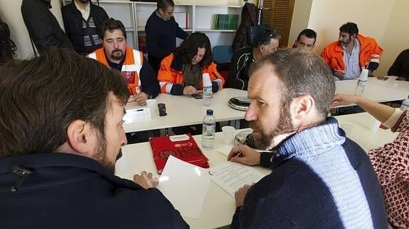 El comité de empresa de  Aguablanca, el mediador de la Junta y los asesores sindicales, en la reunión del pasado sábado día 12.::