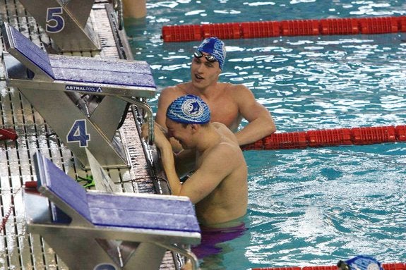 Miguel Durán, emocionado tras conseguir la mímima olímpica en el Campeonato de España Open de Primavera. :: hoy