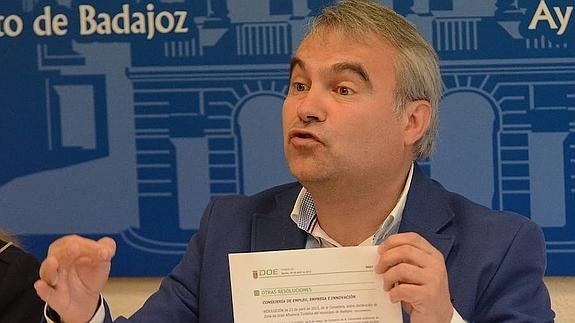 Fragoso advierte que Badajoz perderá empleo si se obliga a cerrar más domingos