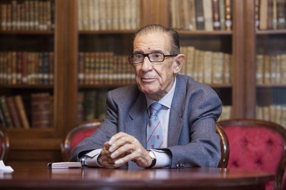 Juan Velarde Fuertes. :: hoy