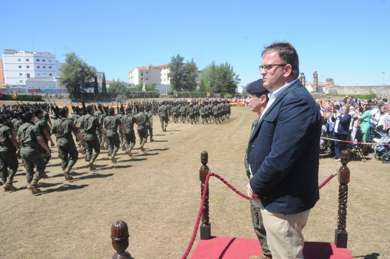 Los artilleros de Bótoa homenajean en Mérida a los héroes del 2 de mayo