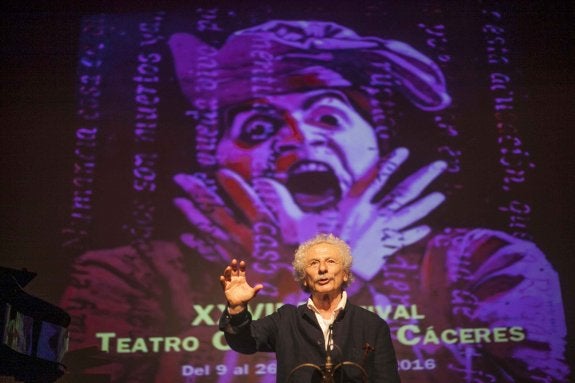 Rafael Álvarez, 'El Brujo', dio el pistoletazo oficial del XXVII Festival de Teatro Clásico. :: jorge rey