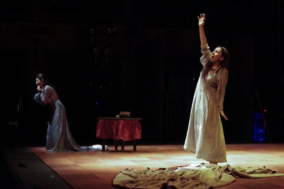 LA REBELDÍA  DE SANTA TERESA SUBE A ESCENA